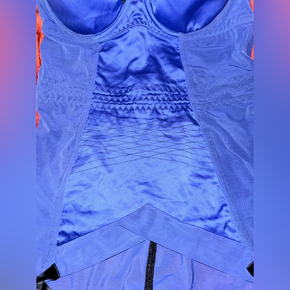 KISS ME DEADLY Merry Widow lingerie with garter straps Sz 36 DD - Picture 3 of 7